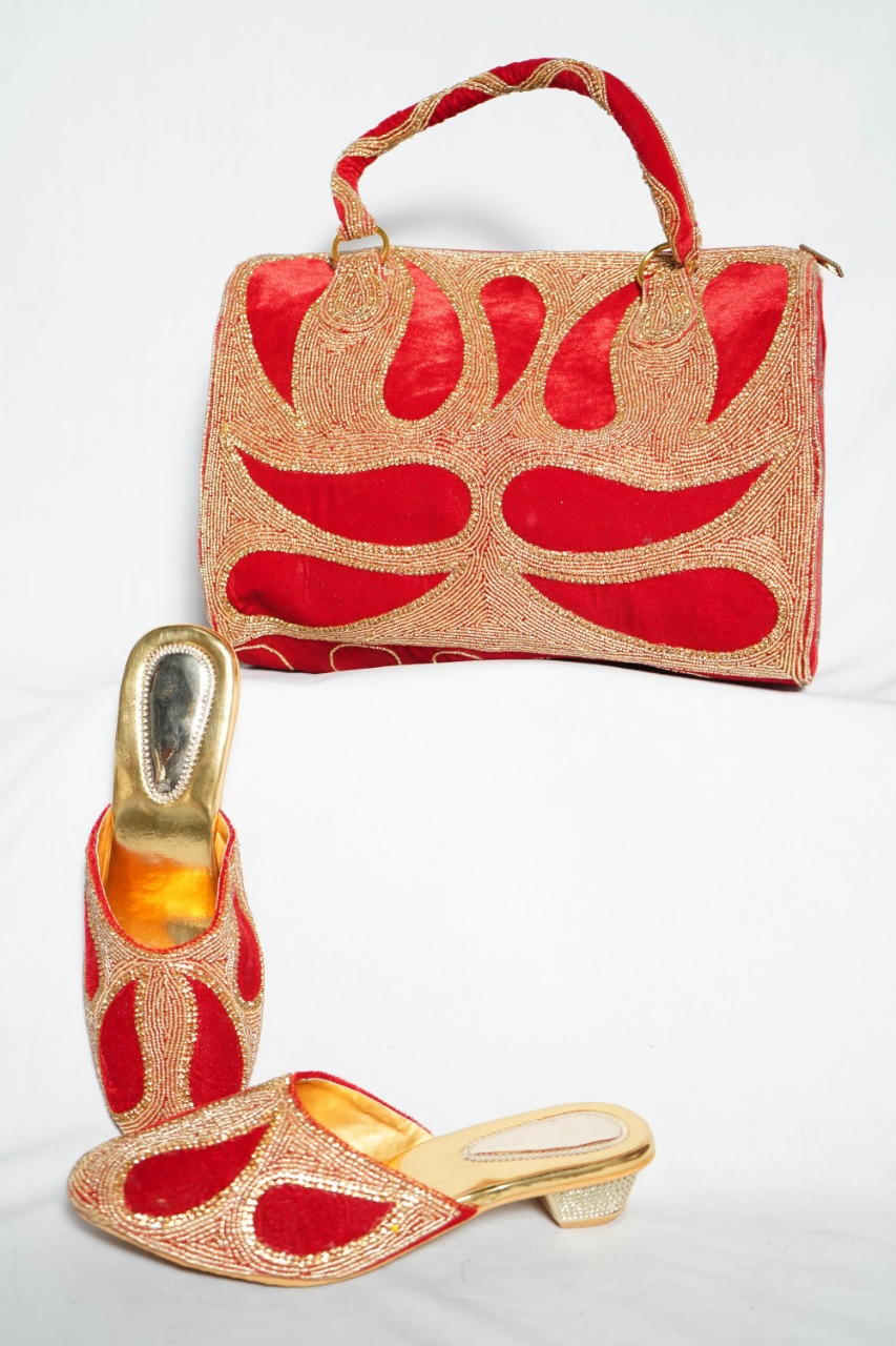 Purse with footwear1