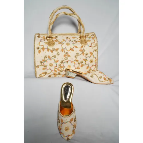 LADIES PURCES AND FOOTWEAR  6