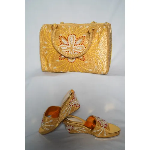 LADIES PURCES AND FOOTWEAR 20